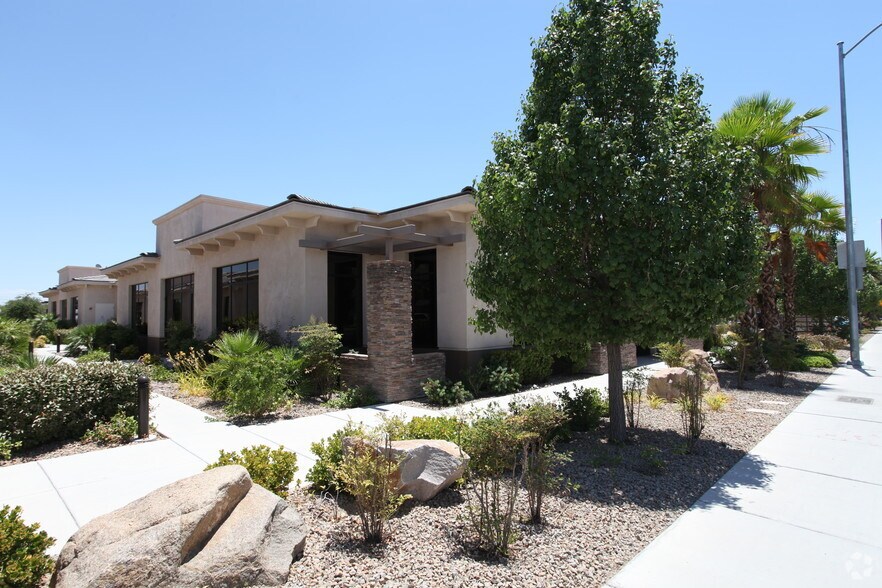 2850 S Jones Blvd, Las Vegas, NV à louer - Photo du bâtiment - Image 2 de 2