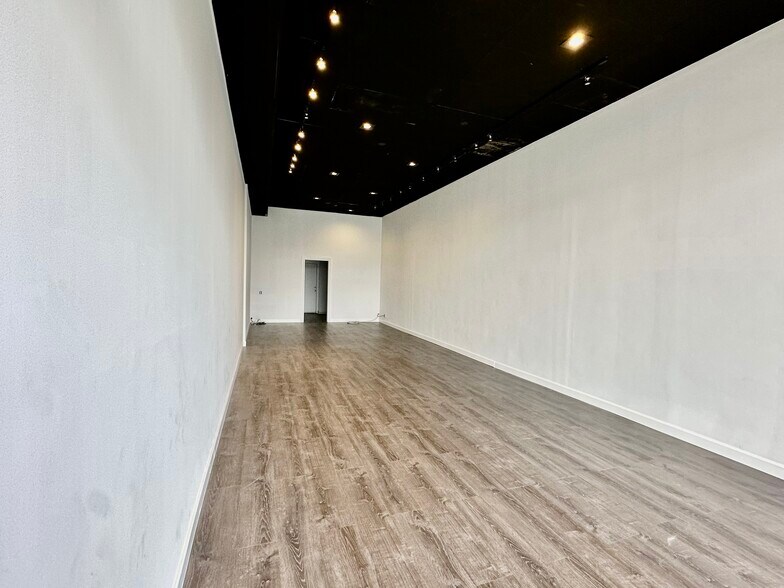 1049 North St, Greenwich, CT for lease - Interior Photo - Image 2 of 21