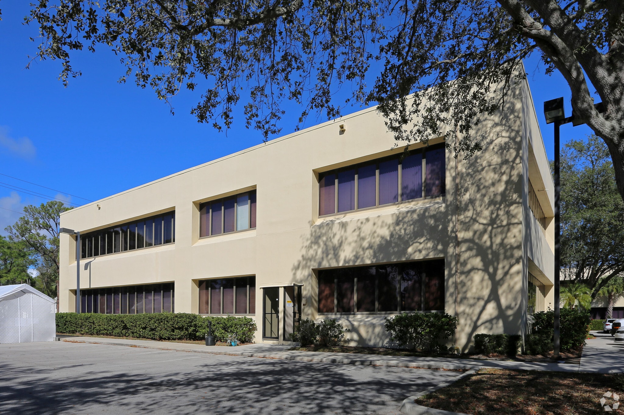 1905 S 25th St, Fort Pierce, FL for lease Primary Photo- Image 1 of 9
