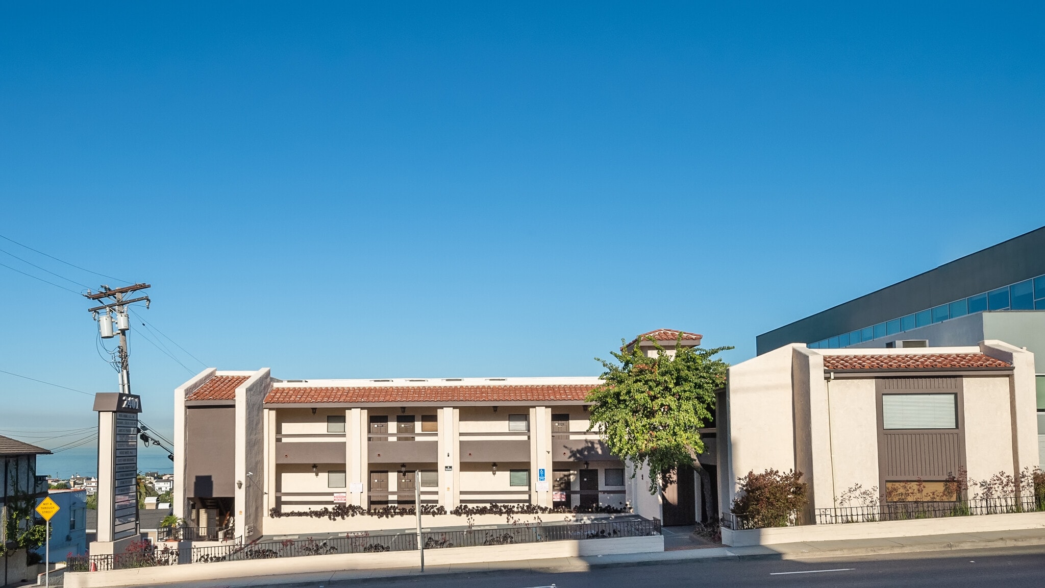 2401 Pacific Coast Hwy, Hermosa Beach, CA for lease Building Photo- Image 1 of 11