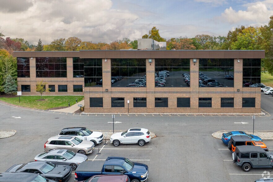 199 Pomeroy Rd, Parsippany, NJ for lease - Building Photo - Image 2 of 23