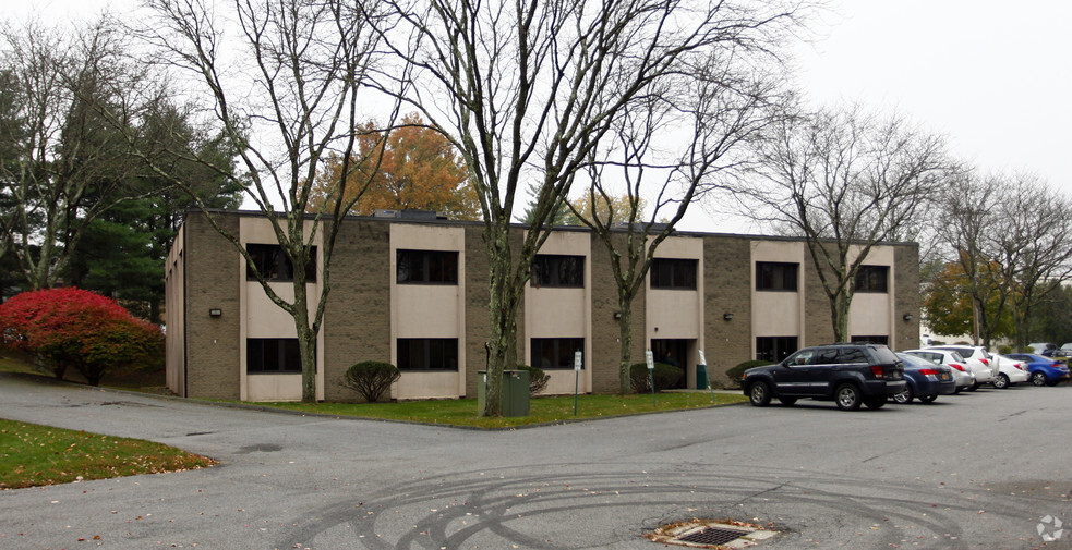 2000 Maple Hill St, Yorktown Heights, NY for sale - Primary Photo - Image 1 of 1