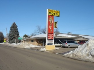 Plus de détails pour 428 Center Ave, Oakley, KS - Services hôteliers à vendre