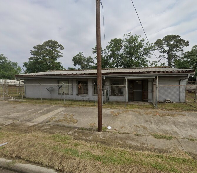 7001 Weaver Rd, Houston, TX for sale - Building Photo - Image 1 of 4