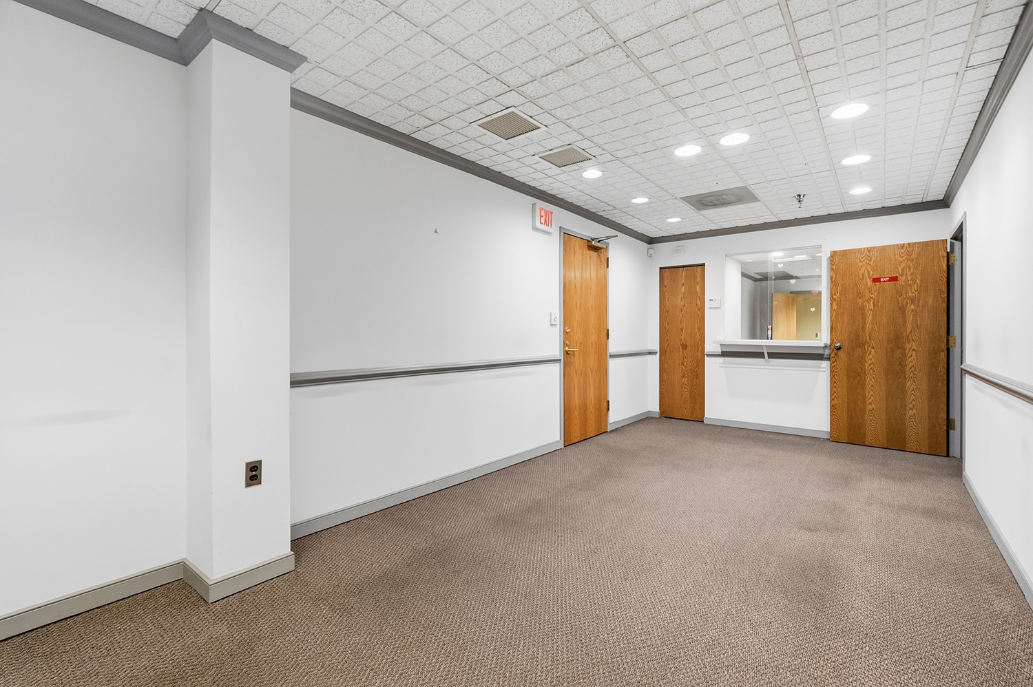 6196 Oxon Hill Rd, Oxon Hill, MD à louer Photo intérieure- Image 1 de 13