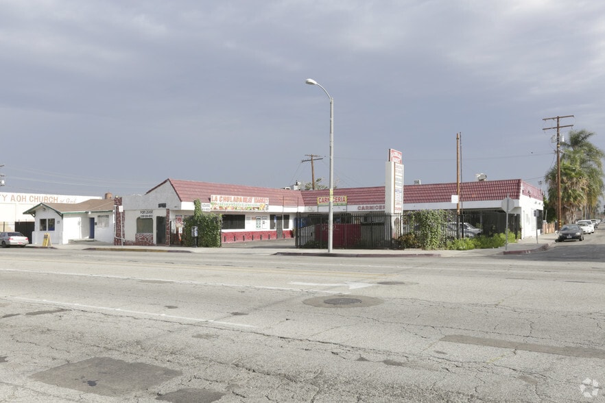 851 E Compton Blvd, East Rancho Dominguez, CA for lease - Building Photo - Image 2 of 3