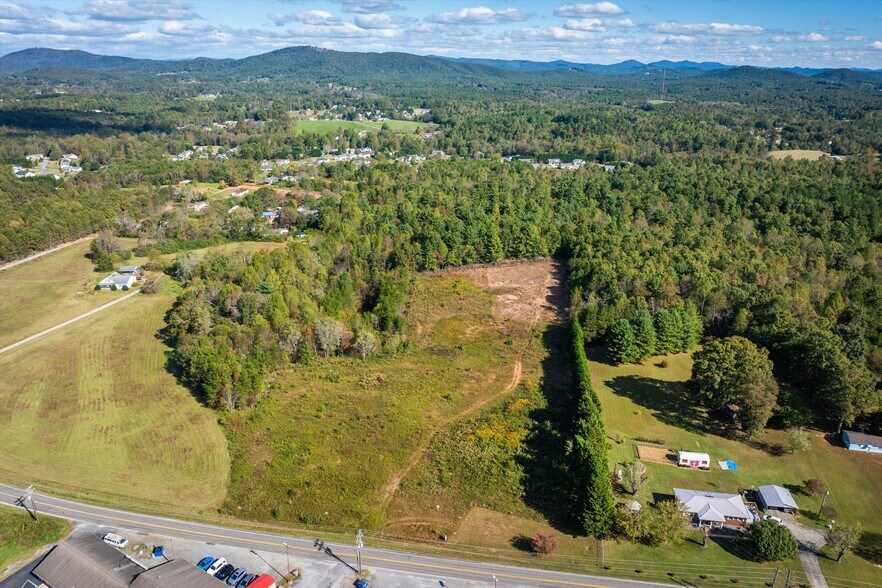 4054 Lower Cedar Valley Rd, Hudson, NC à vendre - Aérien - Image 3 de 14