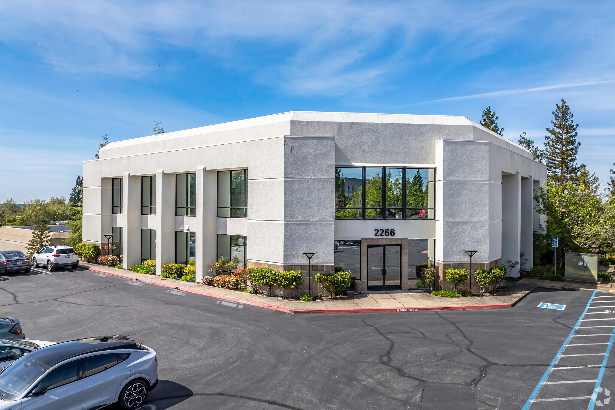 2266 Lava Ridge Ct, Roseville, CA for lease Primary Photo- Image 1 of 8