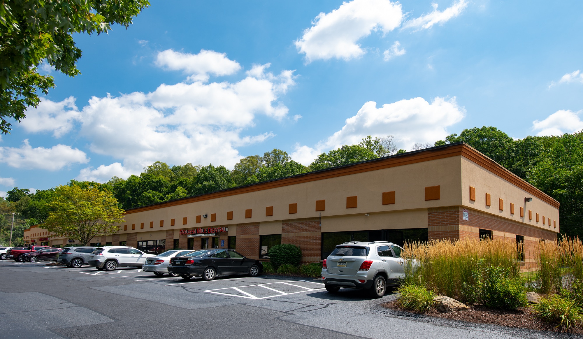 2800-2822 Golden Mile Hwy, Pittsburgh, PA for lease Building Photo- Image 1 of 7