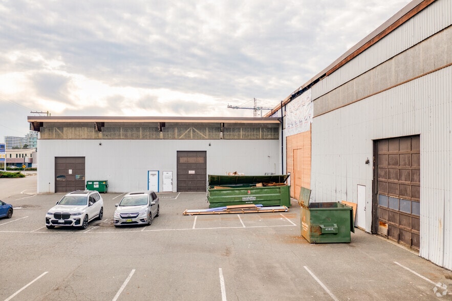 7800-7900 Alderbridge Way, Richmond, BC for lease - Building Photo - Image 3 of 5