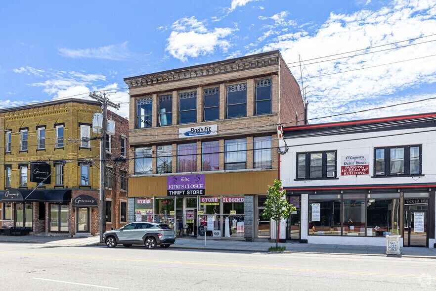 38-40 E Main St, Torrington, CT à louer - Photo du bâtiment - Image 3 de 7