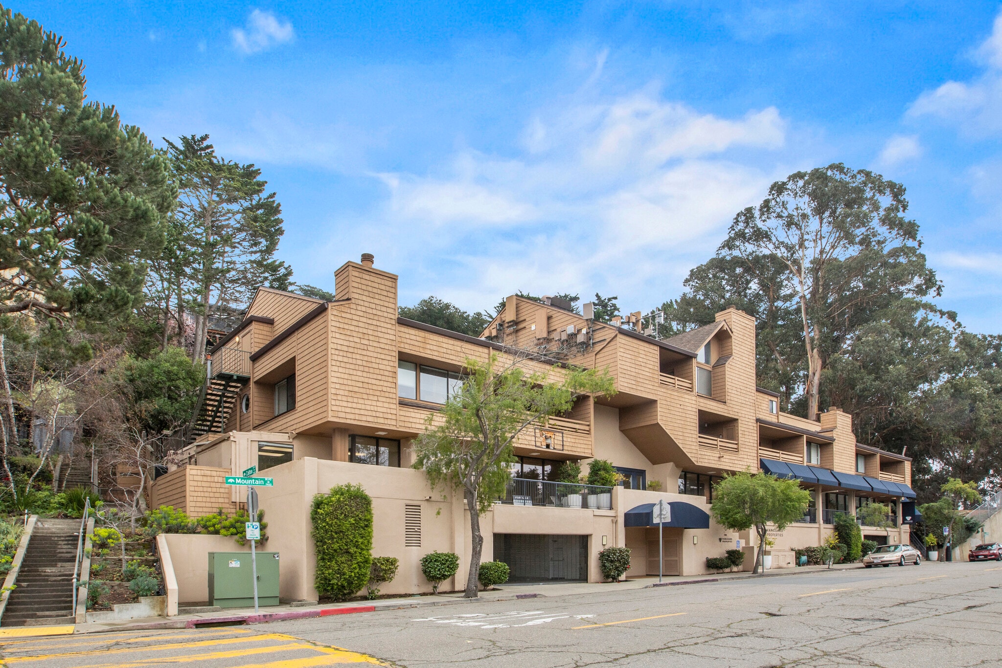 1900 Mountain Blvd, Oakland, CA for sale Primary Photo- Image 1 of 15