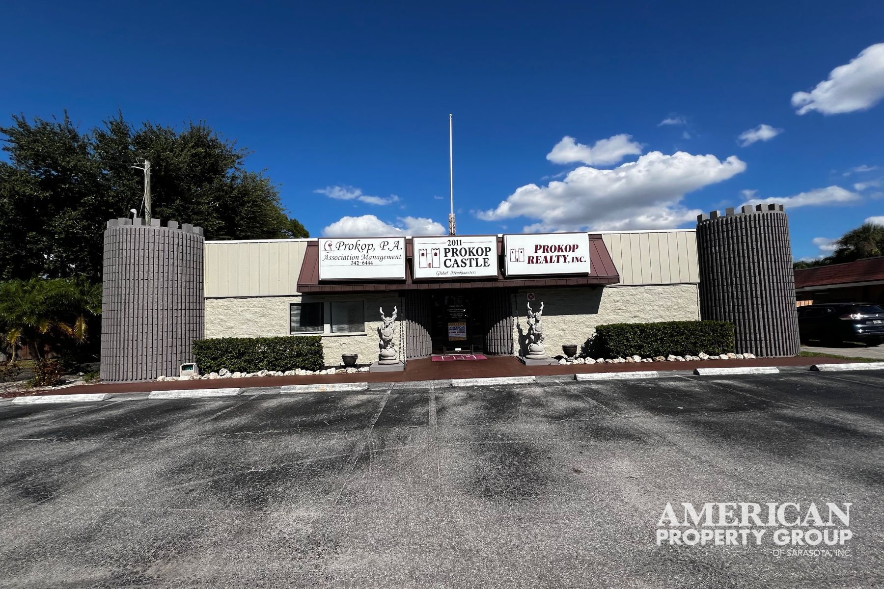 2011 Bispham Rd, Sarasota, FL for lease Building Photo- Image 1 of 20