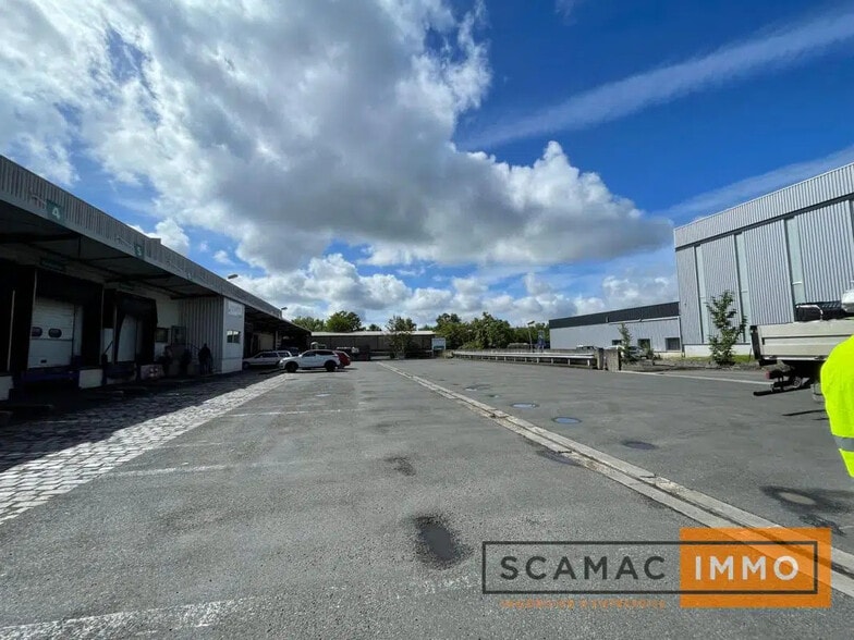 Industrial in Thiais for lease - Building Photo - Image 2 of 10