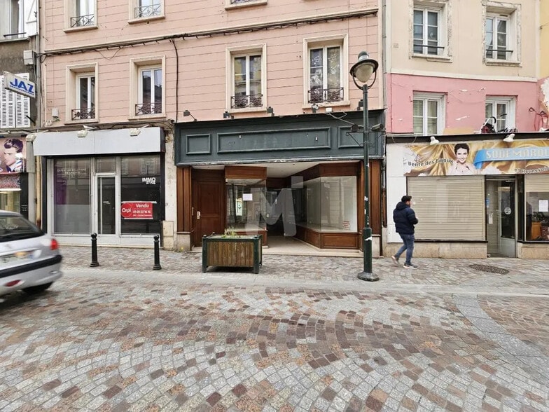 Retail in Corbeil-Essonnes for sale - Building Photo - Image 2 of 2