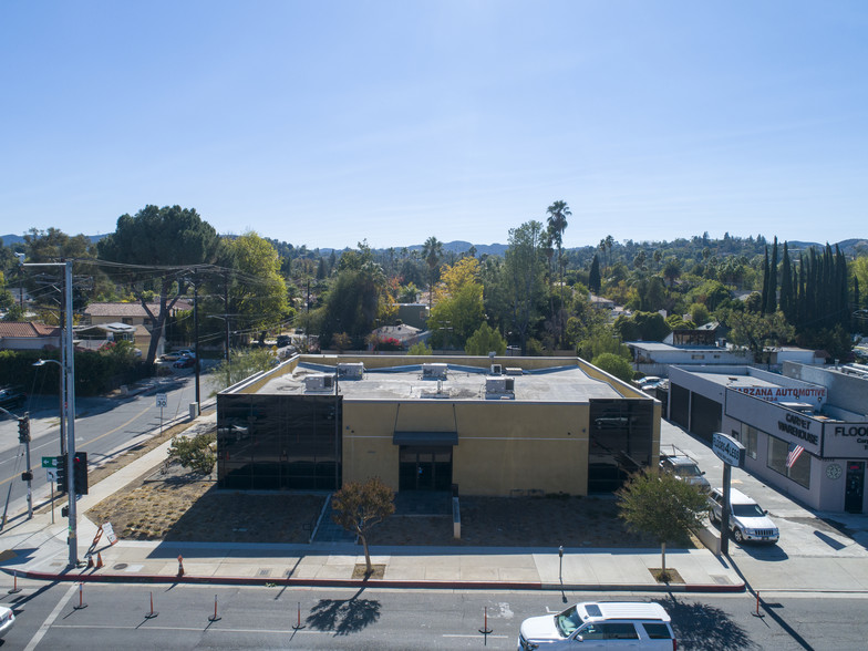 19300 Ventura Blvd, Tarzana, CA à vendre - Photo du bâtiment - Image 1 de 1