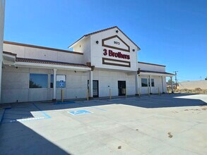 9072 California City Blvd, California City, CA à louer Photo intérieure- Image 2 de 4