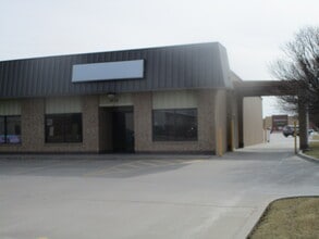 1008-1016 W Mary St, Garden City, KS for lease Building Photo- Image 2 of 11