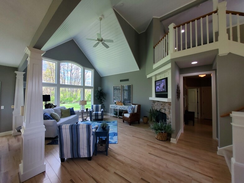 1250 N 200 W, Angola, IN for sale - Interior Photo - Image 3 of 10