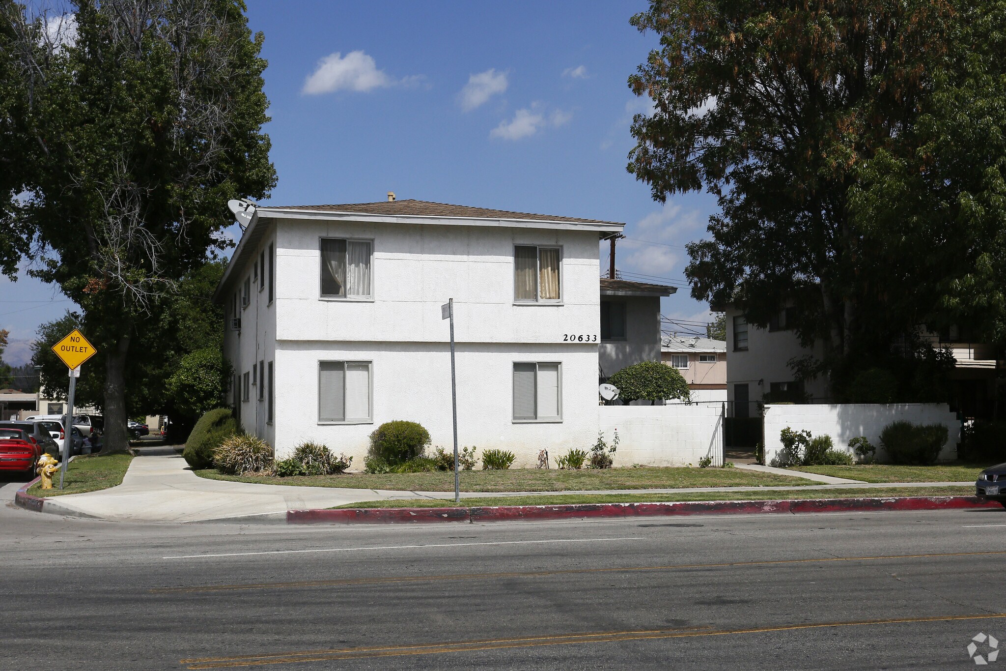 20633 Vanowen St, Winnetka, CA à vendre Photo du bâtiment- Image 1 de 1