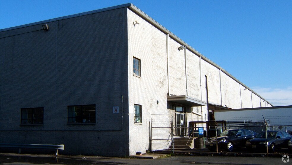 80 Campus Dr, Kearny, NJ à louer - Photo du bâtiment - Image 2 de 3