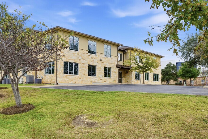 1120 Cottonwood Creek Trl, Cedar Park, TX à louer - Photo principale - Image 1 de 13