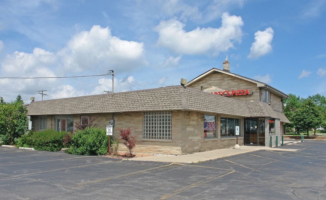 16680 W Bluemound Rd, Brookfield, WI for sale Primary Photo- Image 1 of 8