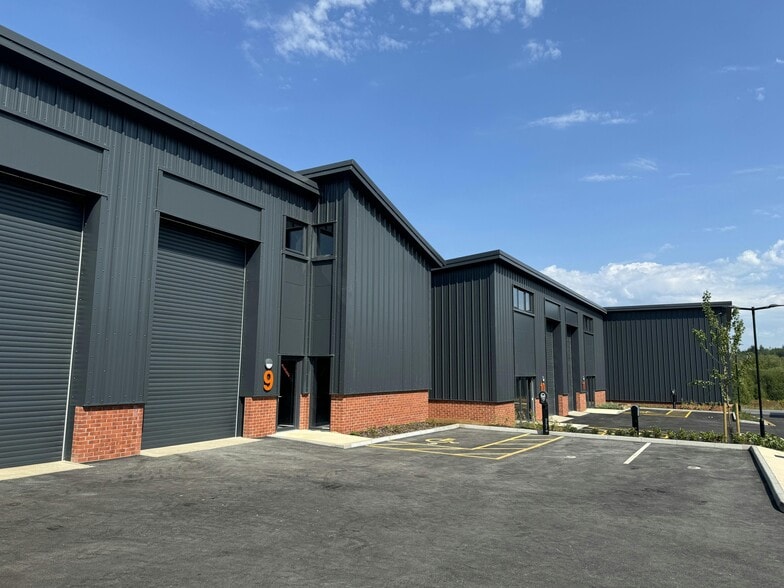 Knowle Ln, Eastleigh for lease - Building Photo - Image 2 of 2