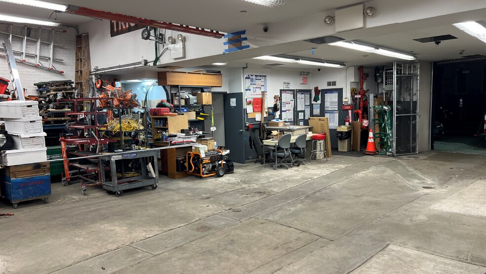 495-497 Graham Ave, Brooklyn, NY à louer - Photo du bâtiment - Image 2 de 8