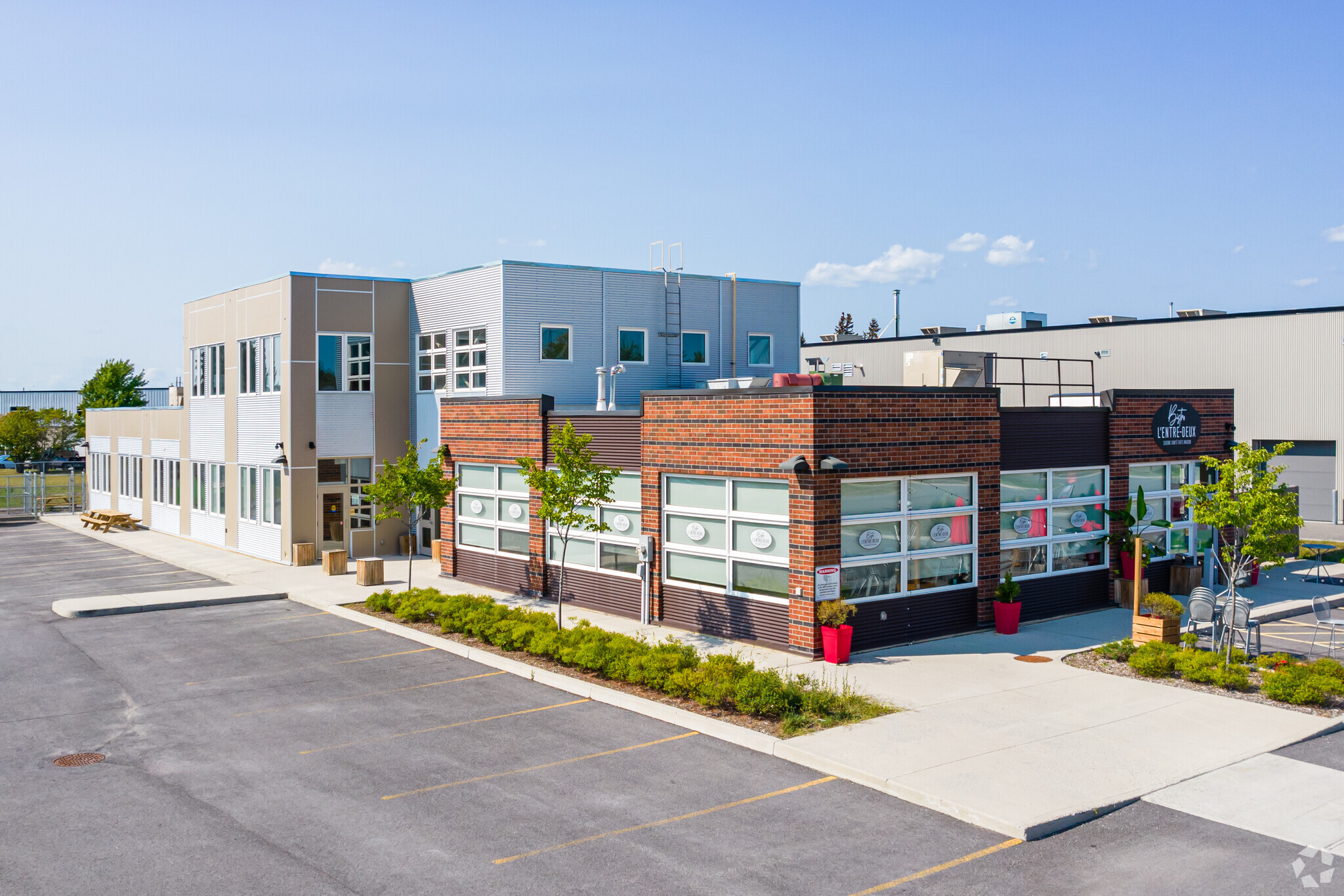 511 Lacolle Way, Ottawa, ON for lease Primary Photo- Image 1 of 5