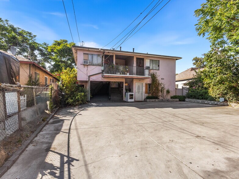667-669 N Boyle Ave, Los Angeles, CA à vendre - Photo du bâtiment - Image 2 de 9