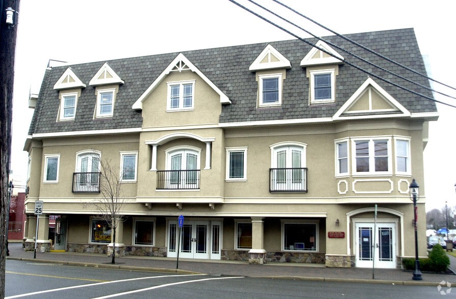 25 1st Ave, Atlantic Highlands, NJ à louer - Photo du bâtiment - Image 3 de 6