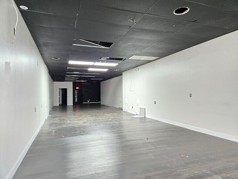 70 Main St, Netcong, NJ à louer - Photo intérieure - Image 3 de 13