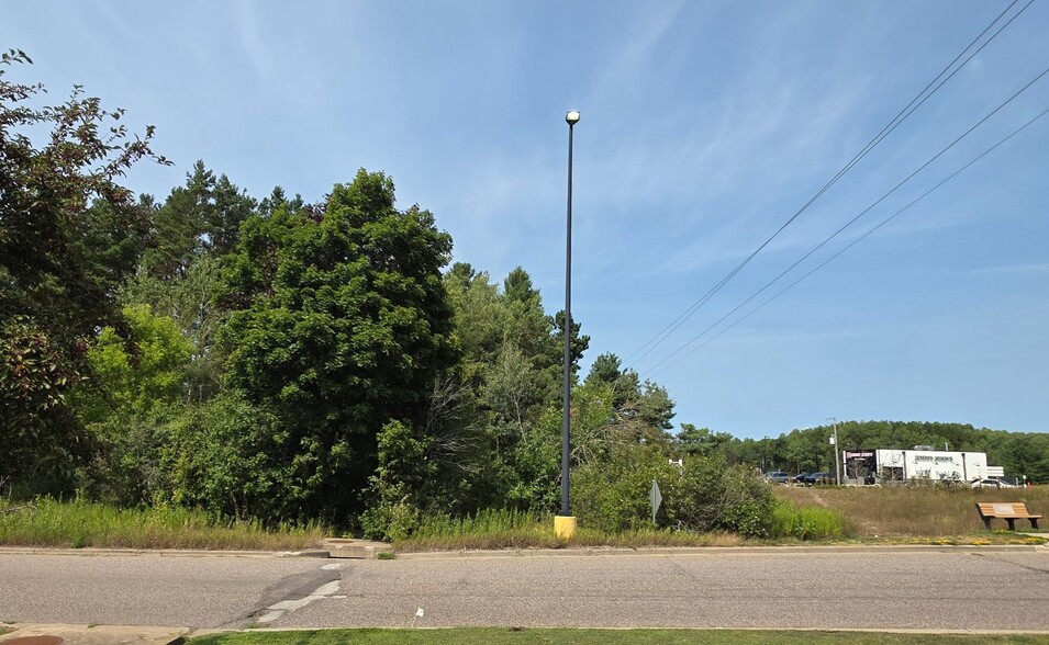 Spring Rd, Rhinelander, WI for sale - Building Photo - Image 2 of 8