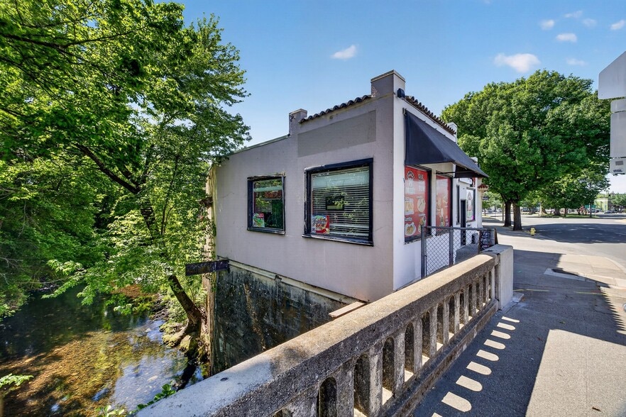 1020 Main St, Chico, CA for sale - Building Photo - Image 2 of 11