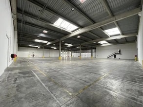 Bureau dans Corbas à louer Photo intérieure- Image 2 de 4