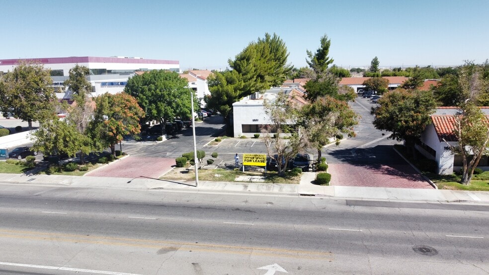 1543 E Palmdale Blvd, Palmdale, CA for sale - Building Photo - Image 2 of 6