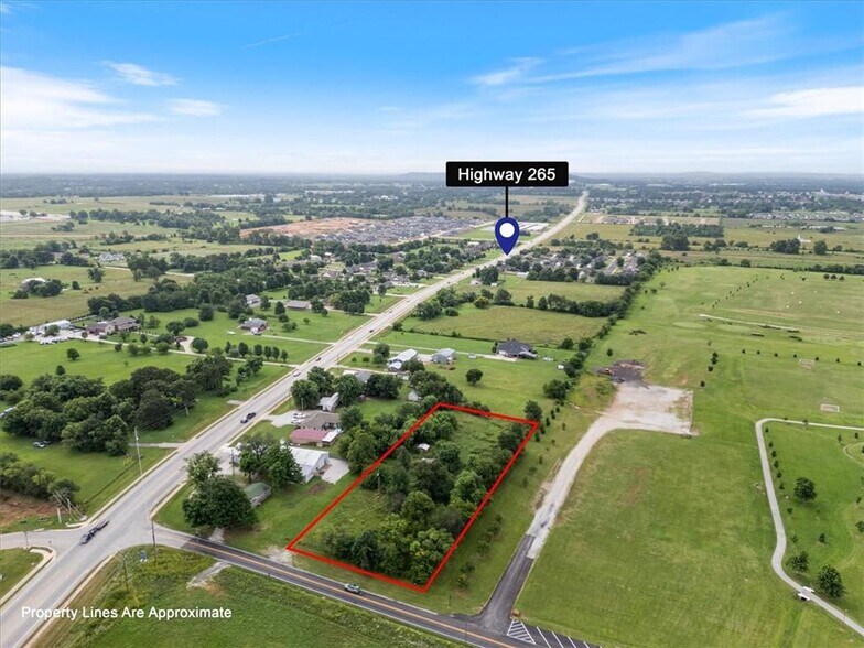 903 McClure Ave, Lowell, AR à vendre - Photo du bâtiment - Image 2 de 6
