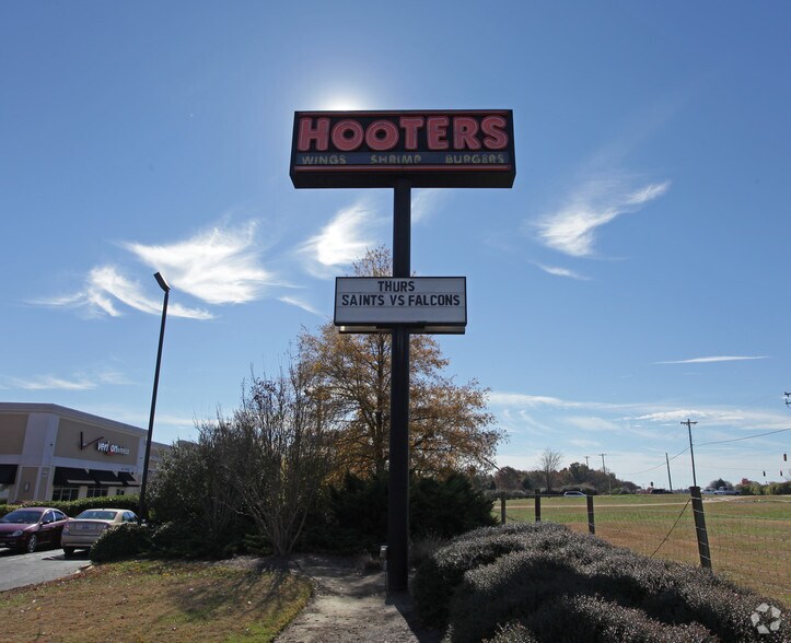 9807 South Blvd, Charlotte, NC à vendre - Photo du bâtiment - Image 2 de 4