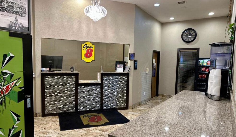 401 S 44th St, Mount Vernon, IL à vendre - Photo du bâtiment - Image 3 de 11