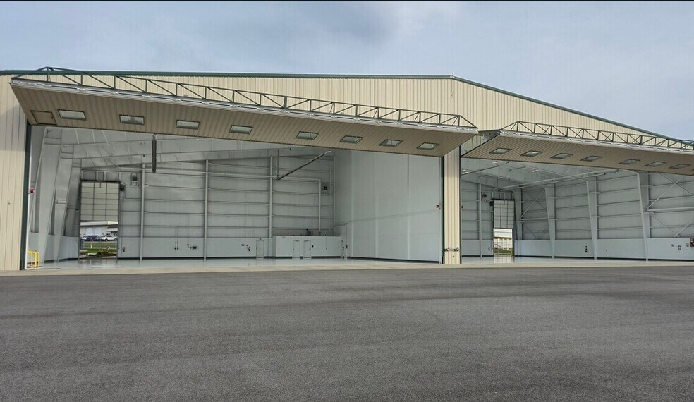 12020 Higgins Airport Way, Burlington, WA à louer - Photo du bâtiment - Image 3 de 4