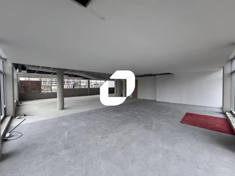 Office in Strasbourg for lease - Interior Photo - Image 2 of 6