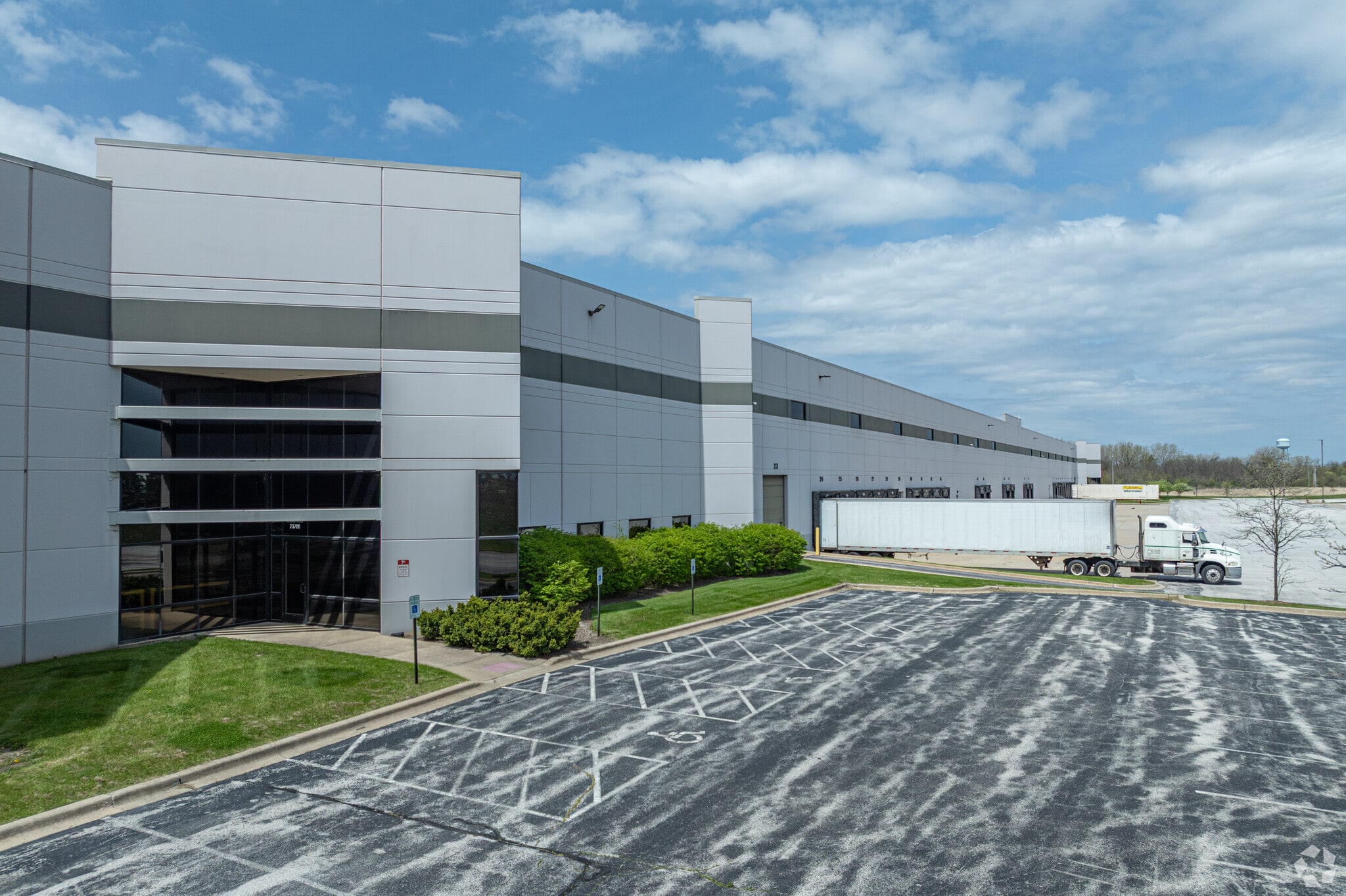 21700 Mark Collins Dr, Sauk Village, IL for lease Primary Photo- Image 1 of 6