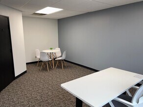 2000 Hogback Rd, Ann Arbor, MI à louer Photo intérieure- Image 2 de 2