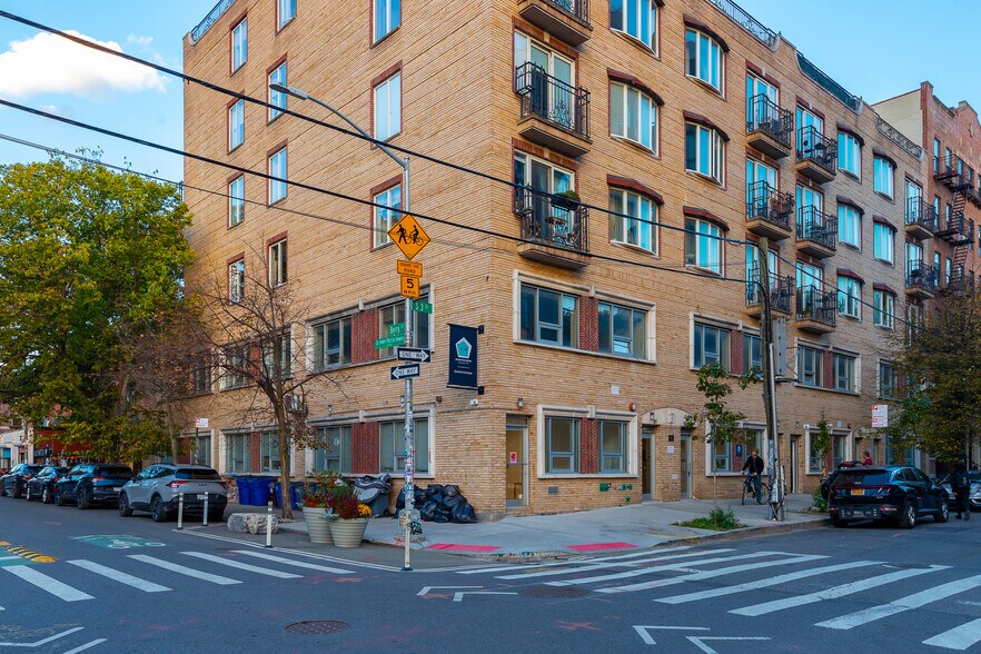 99 S 3rd St, Brooklyn, NY for lease - Building Photo - Image 2 of 19