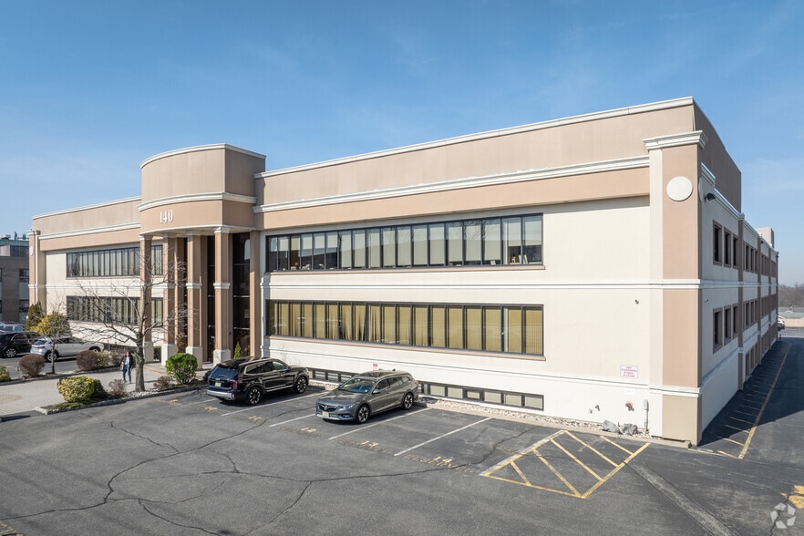 140 Sylvan Ave, Englewood Cliffs, NJ à louer - Photo du bâtiment - Image 2 de 6