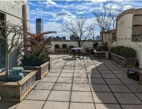 352 Park Ave S, New York, NY for lease Building Photo- Image 2 of 3