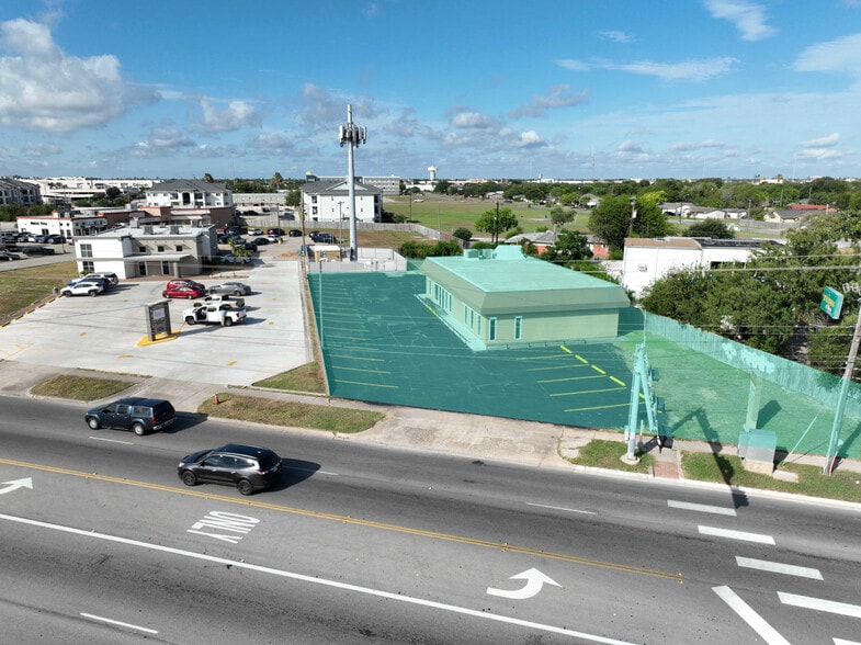 4521 S Staples St, Corpus Christi, TX for lease - Building Photo - Image 1 of 19
