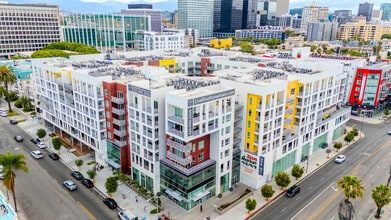 750 S Oxford Ave, Los Angeles, CA à louer Photo intérieure- Image 1 de 19