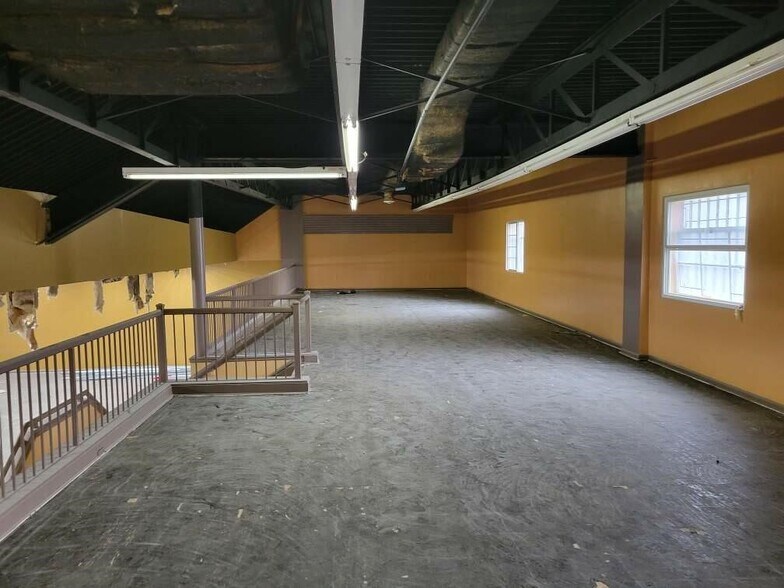 20035 Plymouth Rd, Detroit, MI à vendre - Photo intérieure - Image 3 de 13